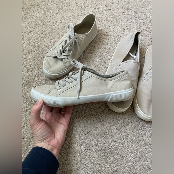 Lot of old navy sneakers size 6 - Picture 2 of 4